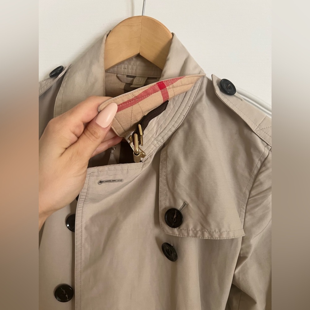 Burberry Harbourne Trench Coat - Picture 8 of 10